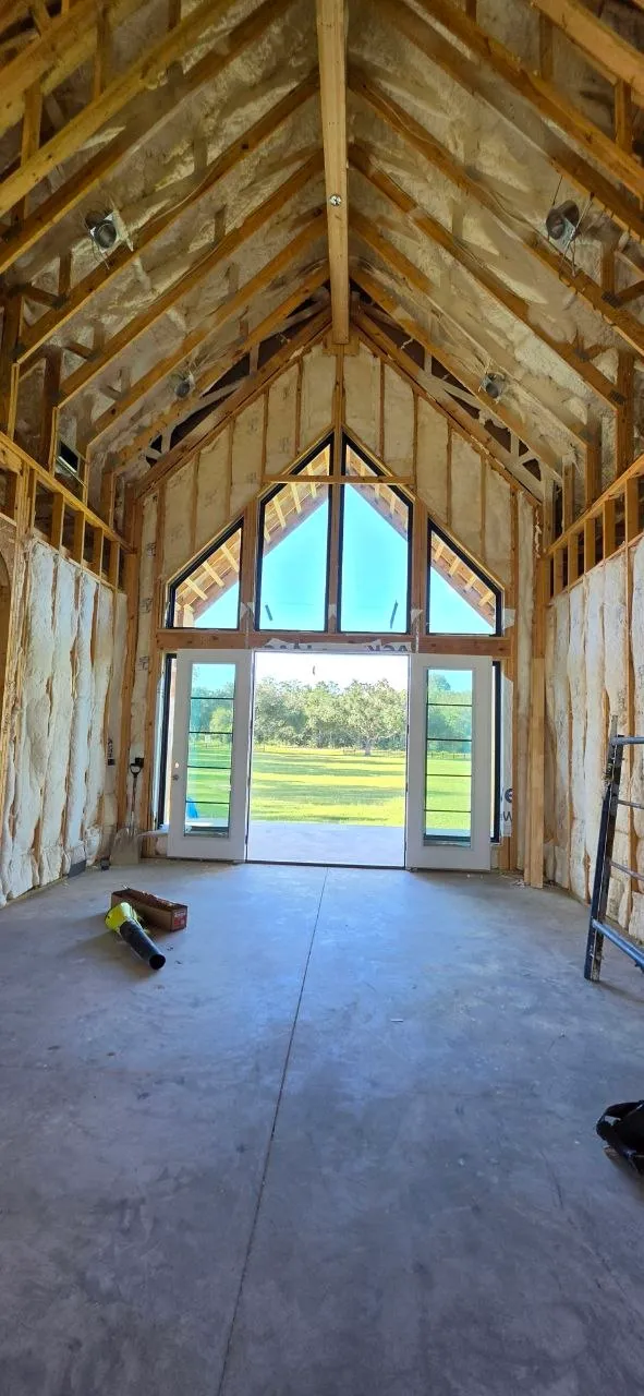 Cathedral wall fully insulated with fiberglass